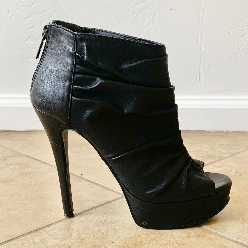 Michael Antonio Women's Kourtney Ankle Bootie, Black Size 8.5